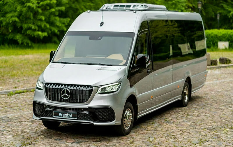Mercedes-Benz Sprinter als Kleinbus mit 19 Sitzplätzen, Aussenansicht