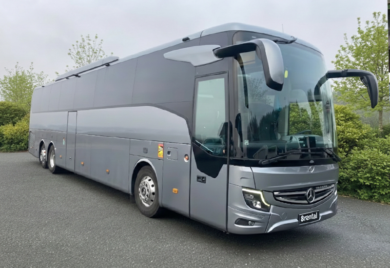 Mercedes-Benz-Reisecar mit 59 Sitzplätzen, Aussenansicht
