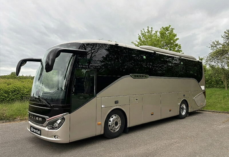 Setra-Midibus mit 35 Sitzplätzen, Aussenansicht