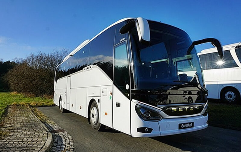 Setra-Reisecar mit 49 Sitzplätzen, Aussenansicht