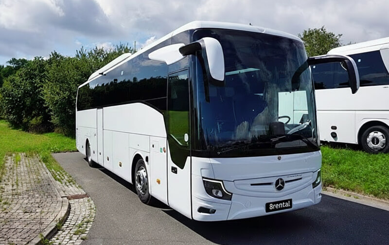 Mercedes-Benz Tourismo mit 49 Sitzplätzen, Aussenansicht